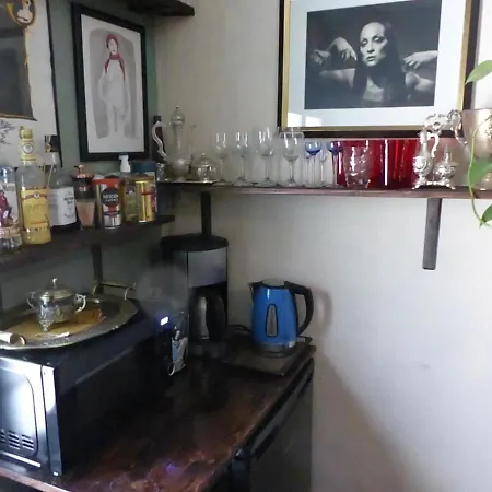 Decadent Art Club Pansiyon