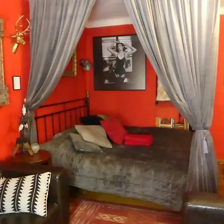 Pansiyon Decadent Art Club *