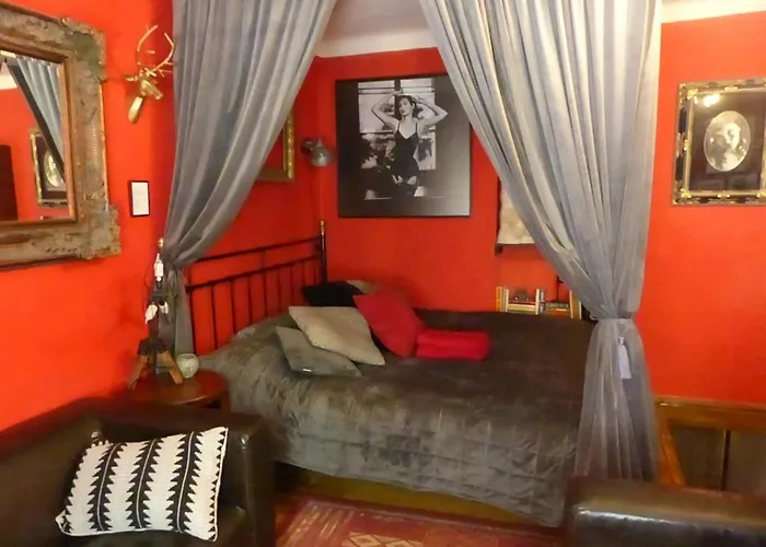 Quarto em Acomodações Particulares Decadent Art Club *